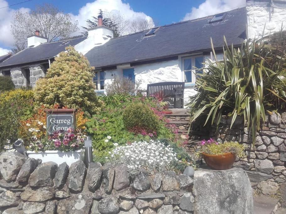 Traditional Stone Cottage With Sea Views In Snowdonia National Park Brynkir Exterior foto